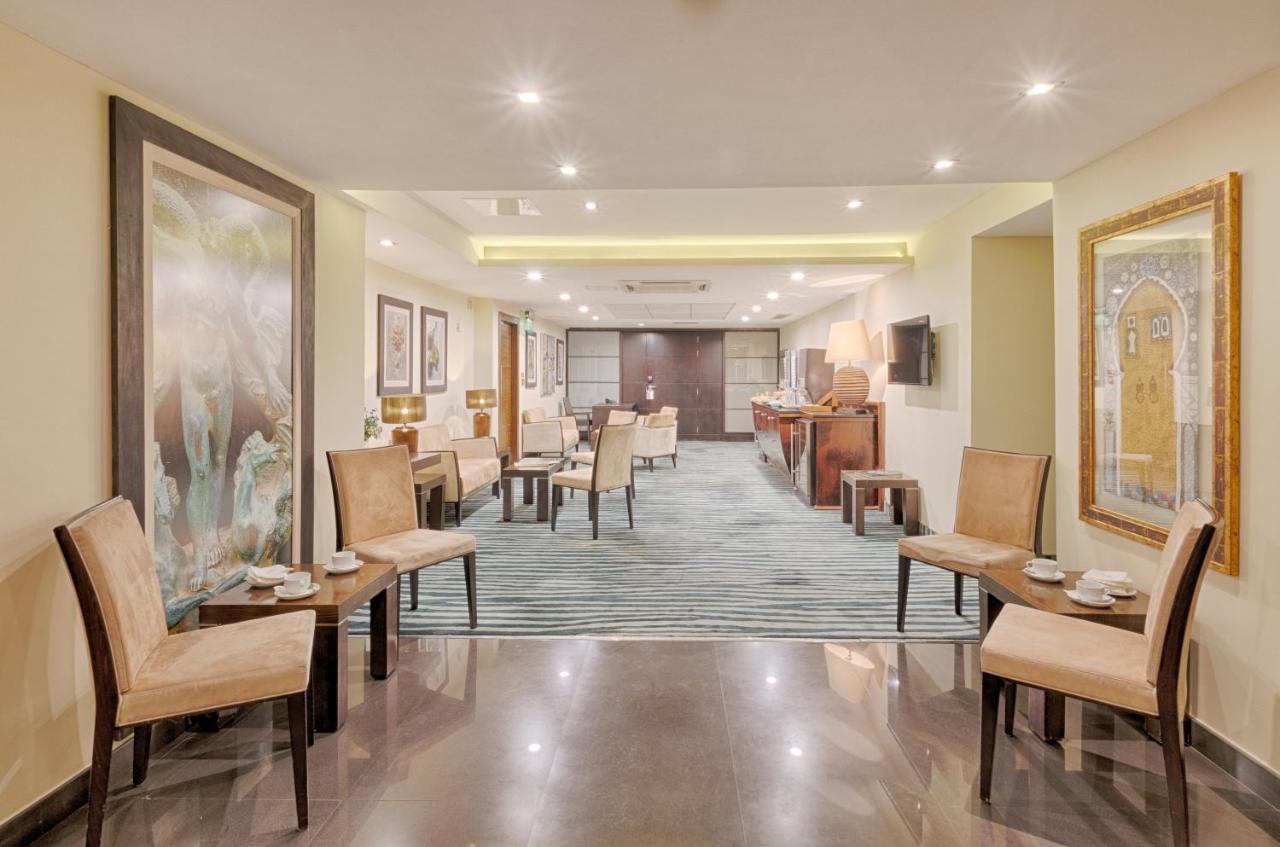 Ax The Palace Hotel